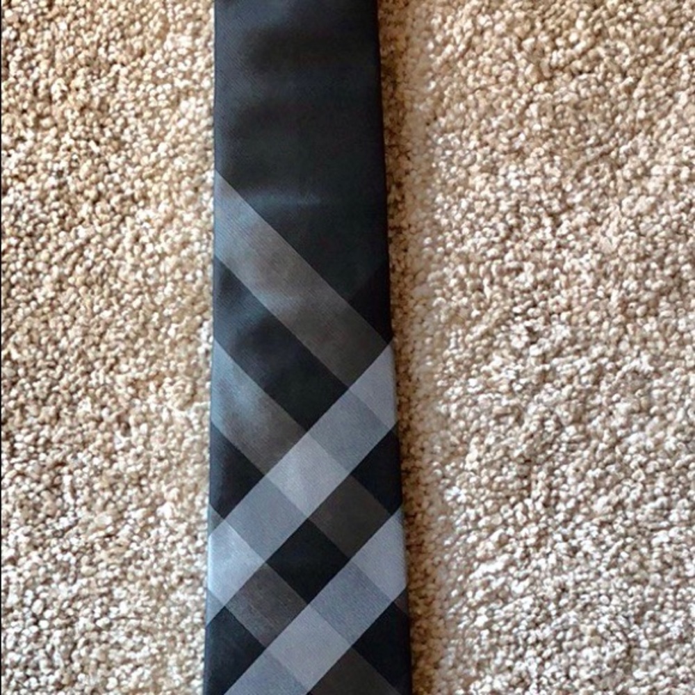 Burberry black and gray check tie